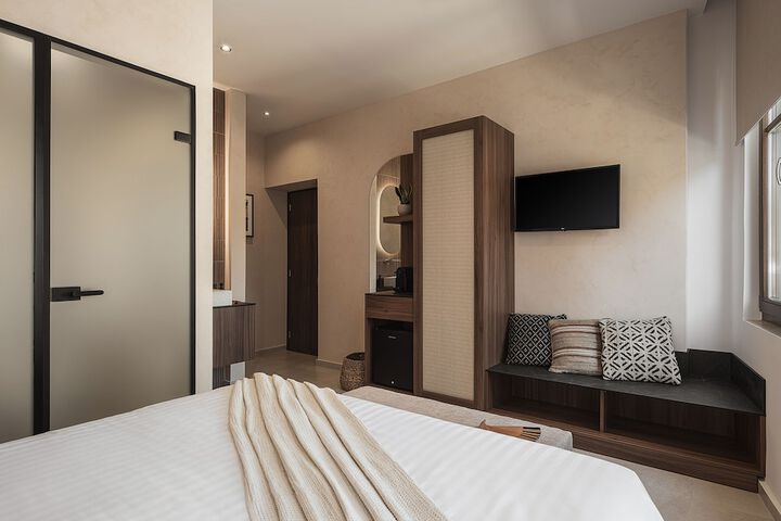 Room 13 of 120