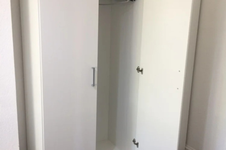 Room 9 of 13