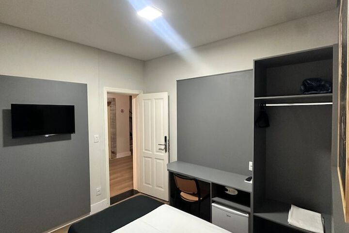 Room 2 of 111