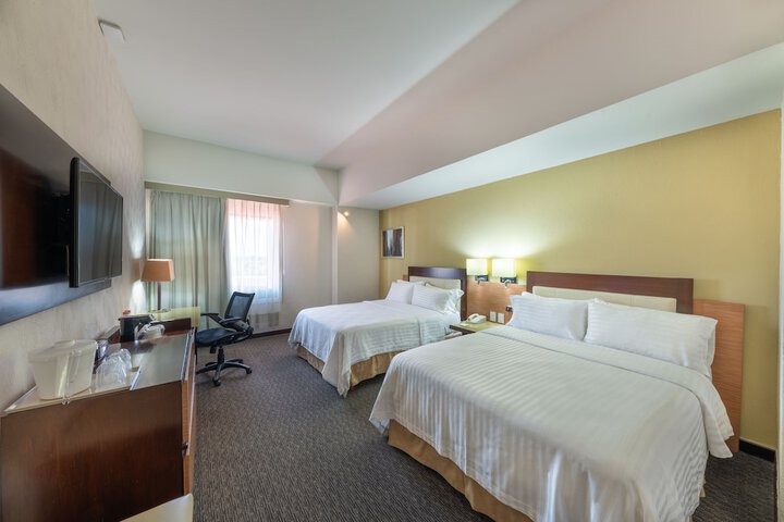 Room 15 of 184