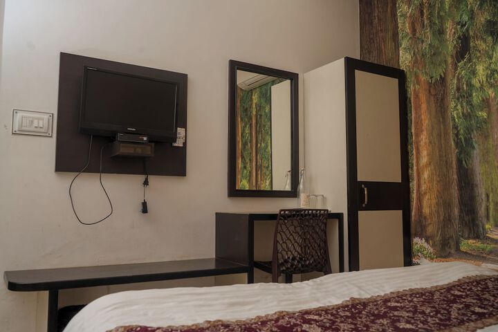 Room 53 of 159