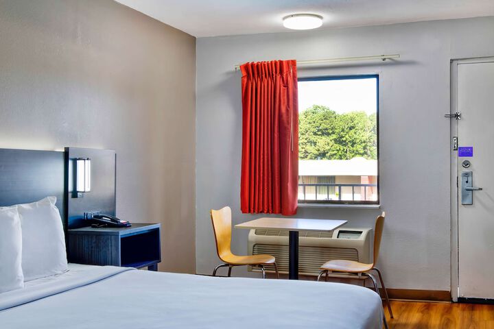 1 King Bed (1 of 9)