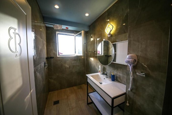 Room 47 of 70