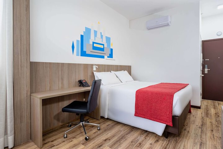 Room 20 of 43