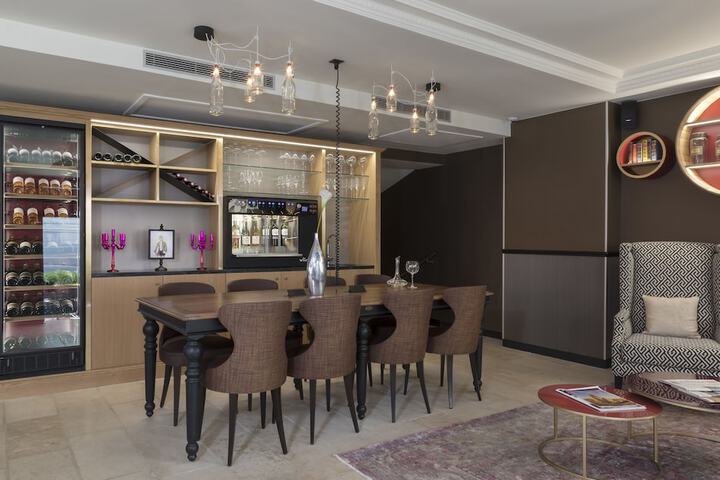Lounge 58 of 70