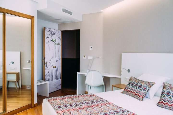 Room 4 of 24
