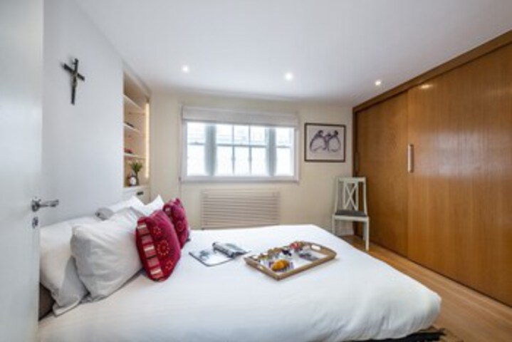 Room 25 of 27