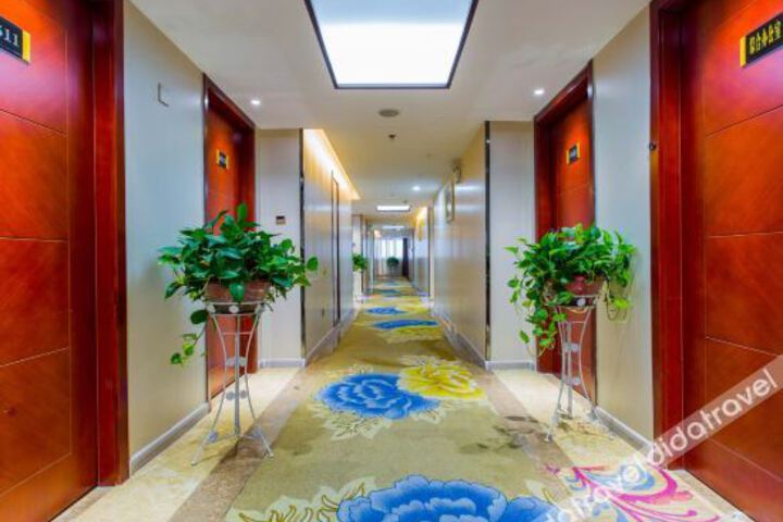 Hotel Interior 7 of 17