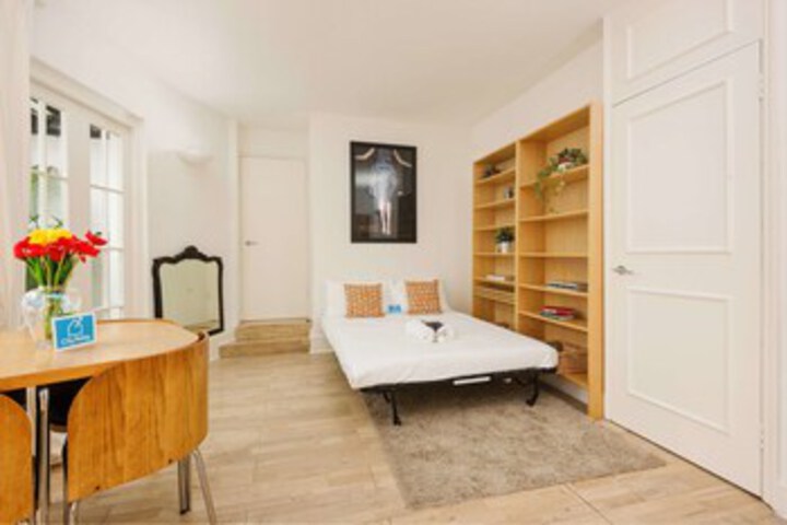 Room 16 of 20
