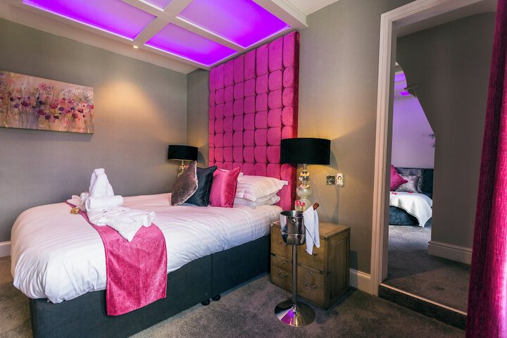 Room 49 of 390