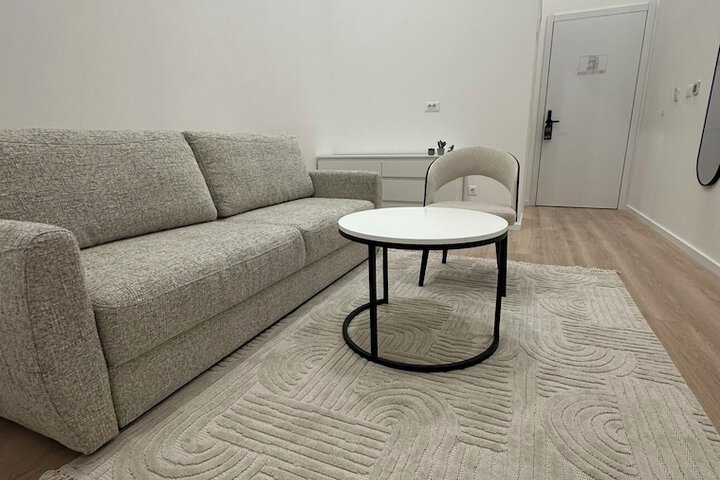 Room 7 of 10