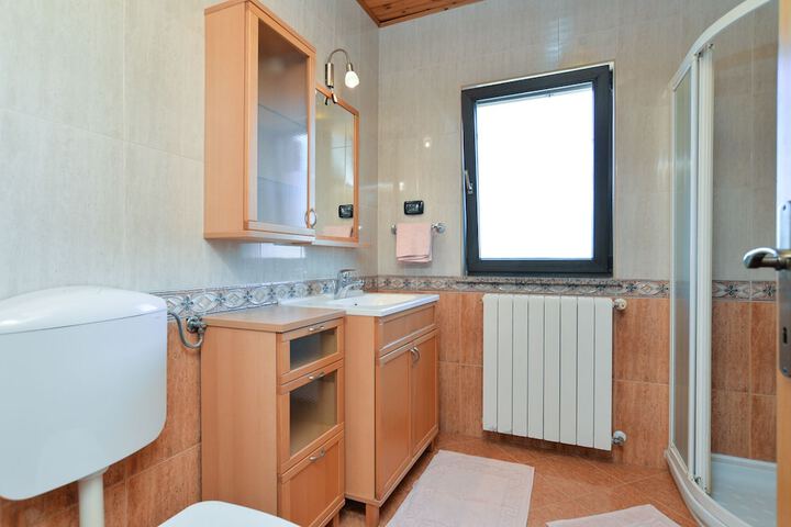 Room 60 of 79