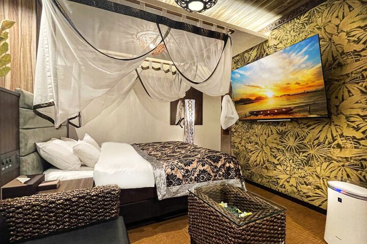 Room 10 of 40