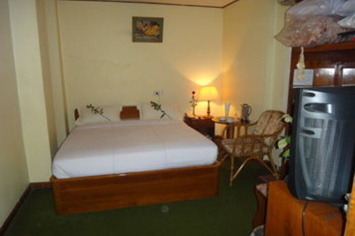 Room 19 of 39