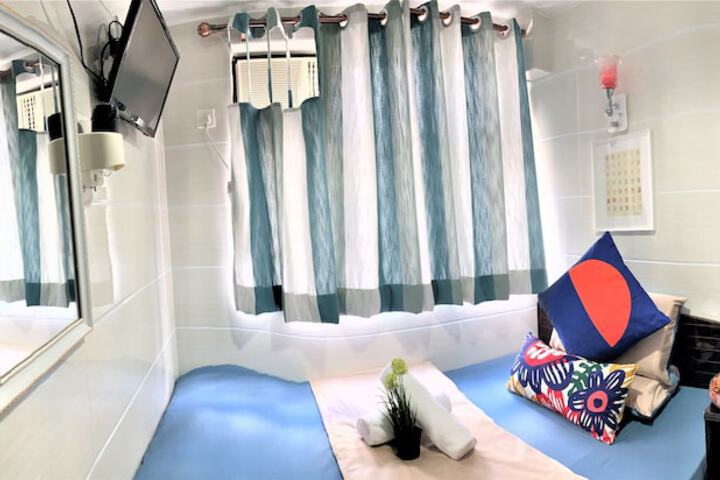 Room 6 of 37