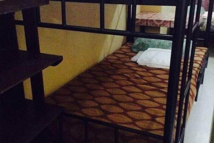 Room 33 of 38