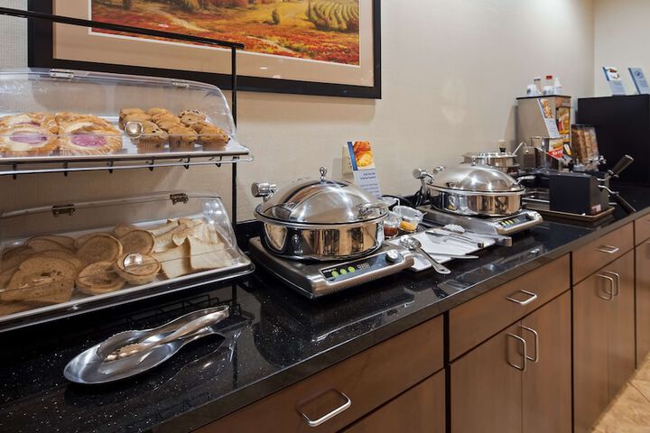 Breakfast/Coffee Service 30 of 35