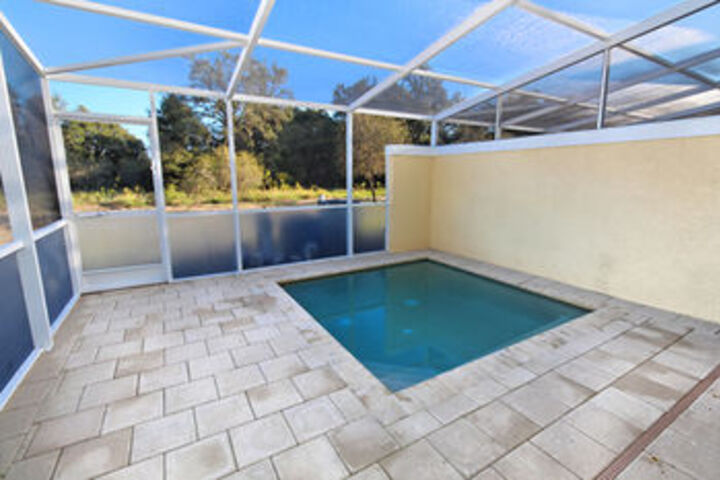 Pool 350 of 380