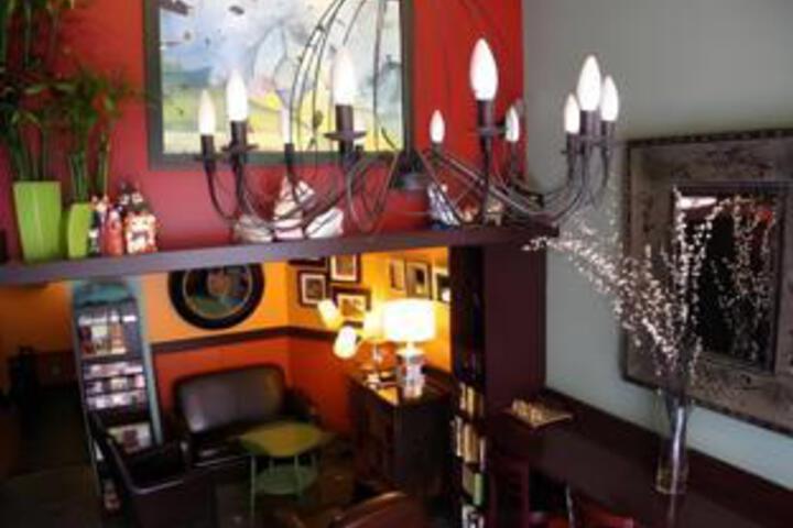 Guest Lobby