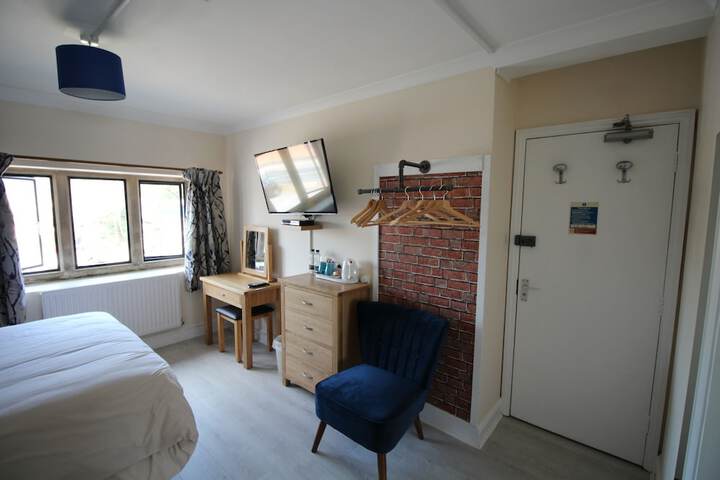 Room 25 of 77