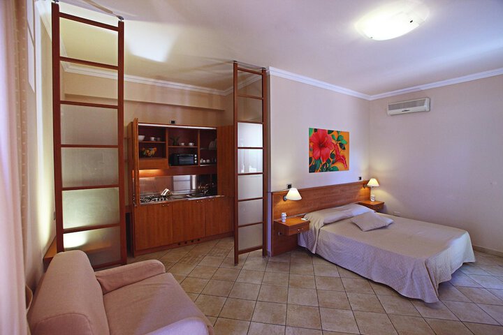 Room 5 of 30