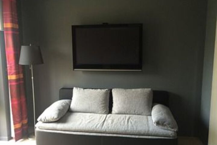 Room 25 of 48