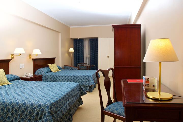 Room 3 of 37