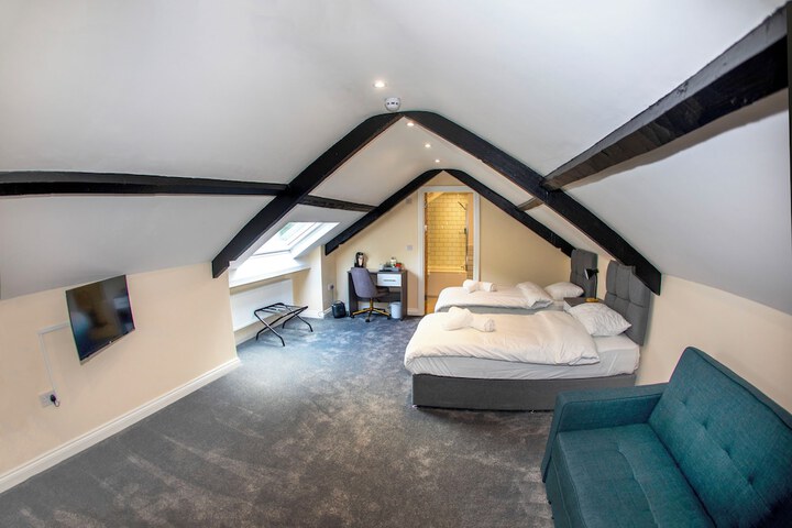 Room 3 of 12