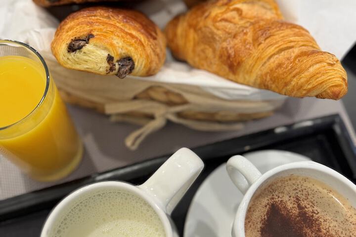 Breakfast/Coffee Service 25 of 28
