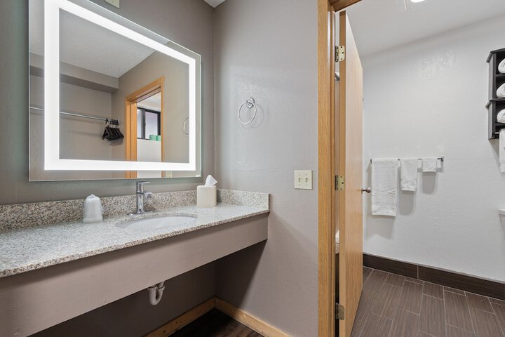 Room 53 of 153