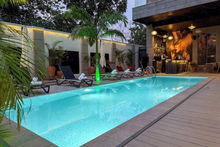 Pool 124 of 179