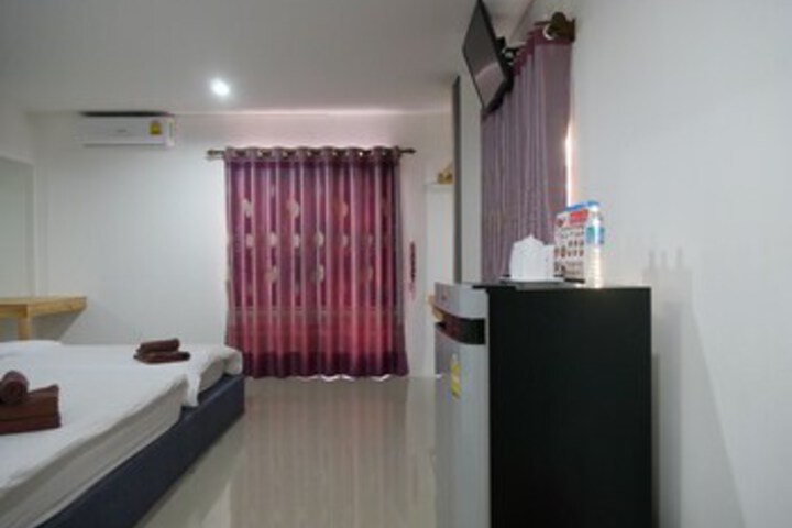 Room 33 of 38