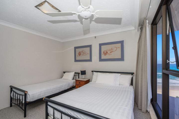 Room 8 of 105