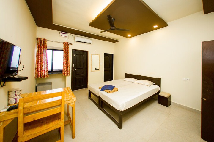 Room 28 of 144