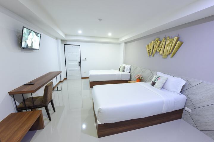 Room 8 of 27