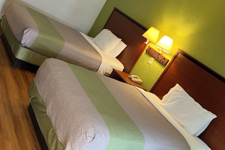 Room 3 of 20