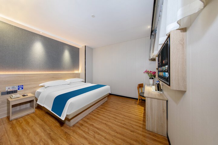 Room 10 of 41
