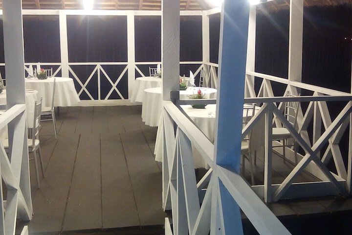 Dining 42 of 76