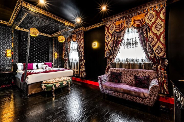 Room 4 of 36