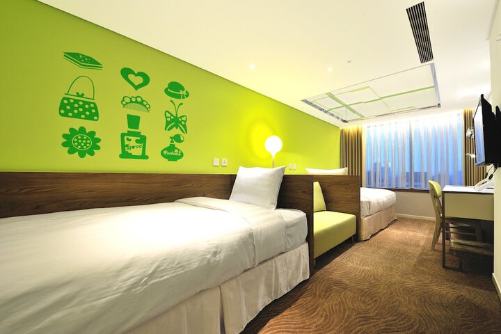 Room 50 of 171