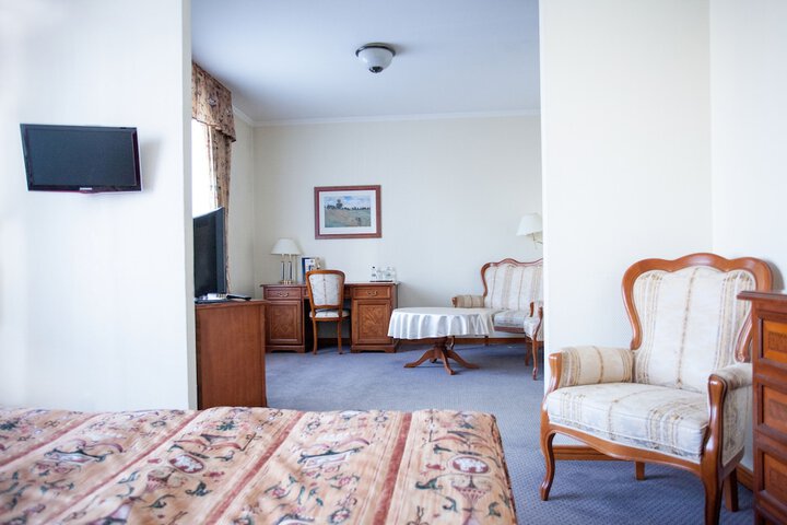 Room 11 of 108
