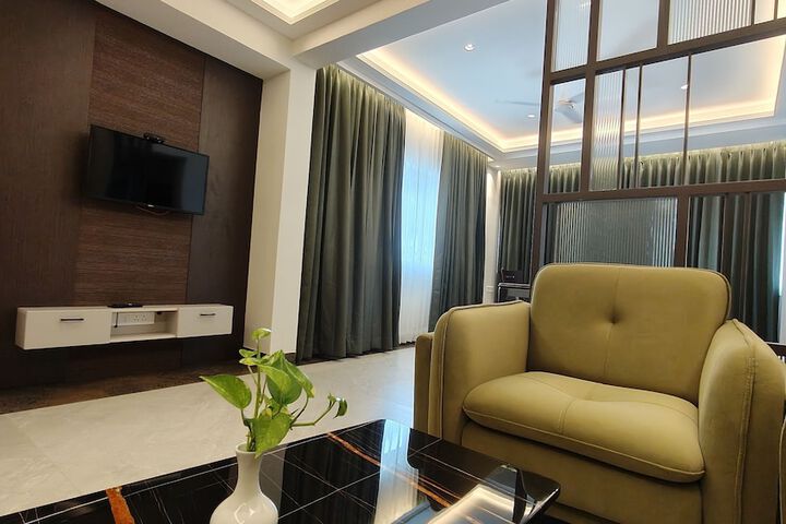 Room 32 of 57