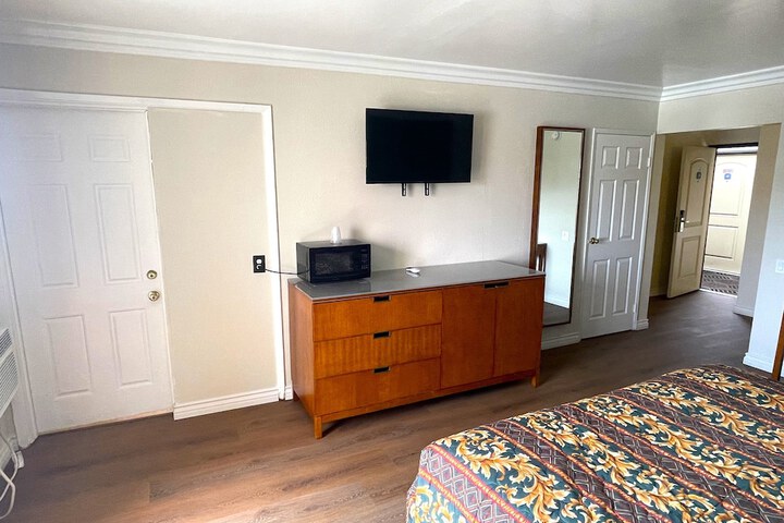 Room 12 of 29