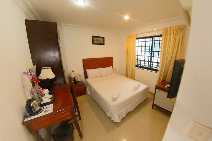 Room 8 of 21