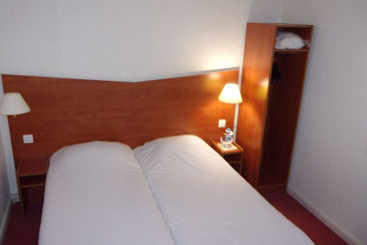 Room 26 of 45