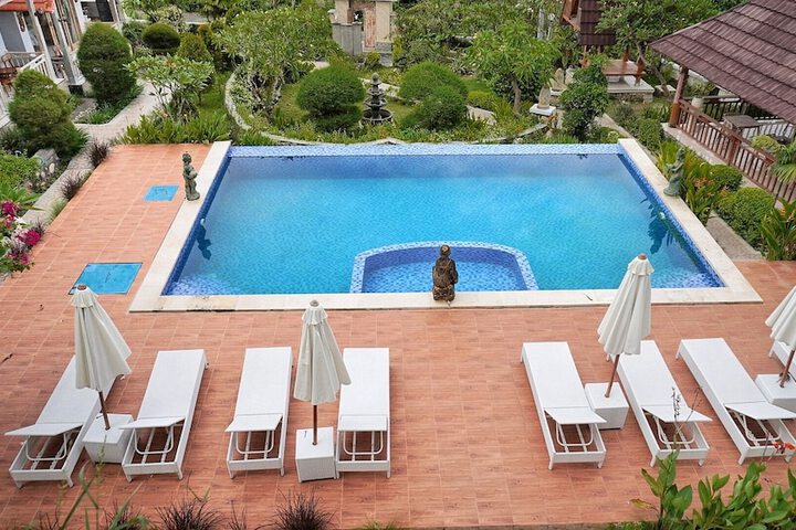 Pool 33 of 74
