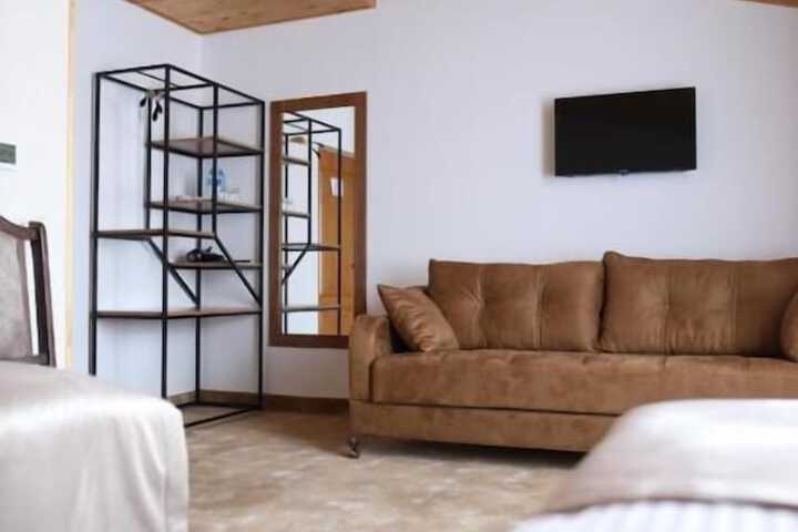Room 25 of 51