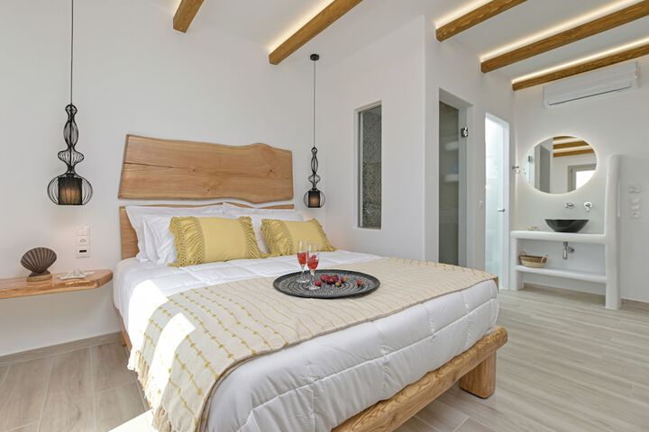 Room 43 of 204