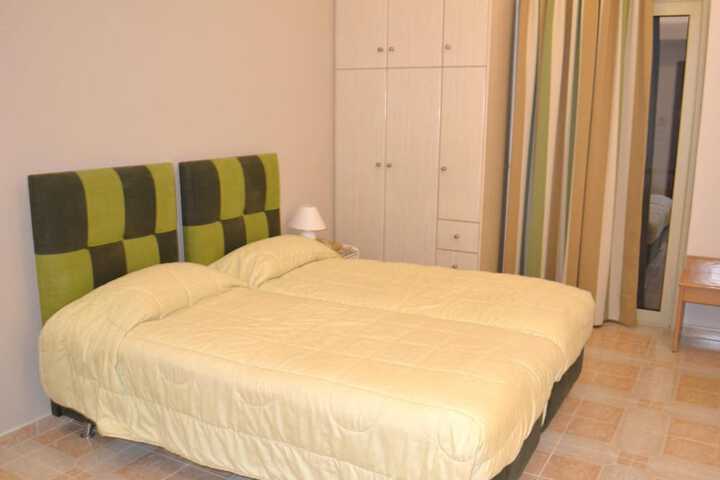 Room 14 of 60