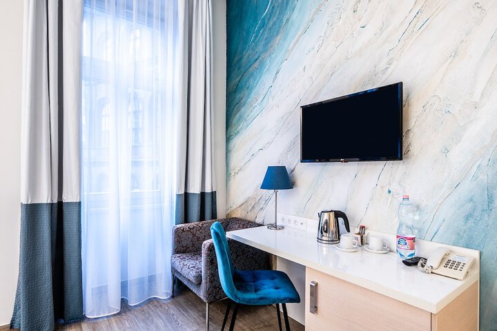 Room 21 of 80